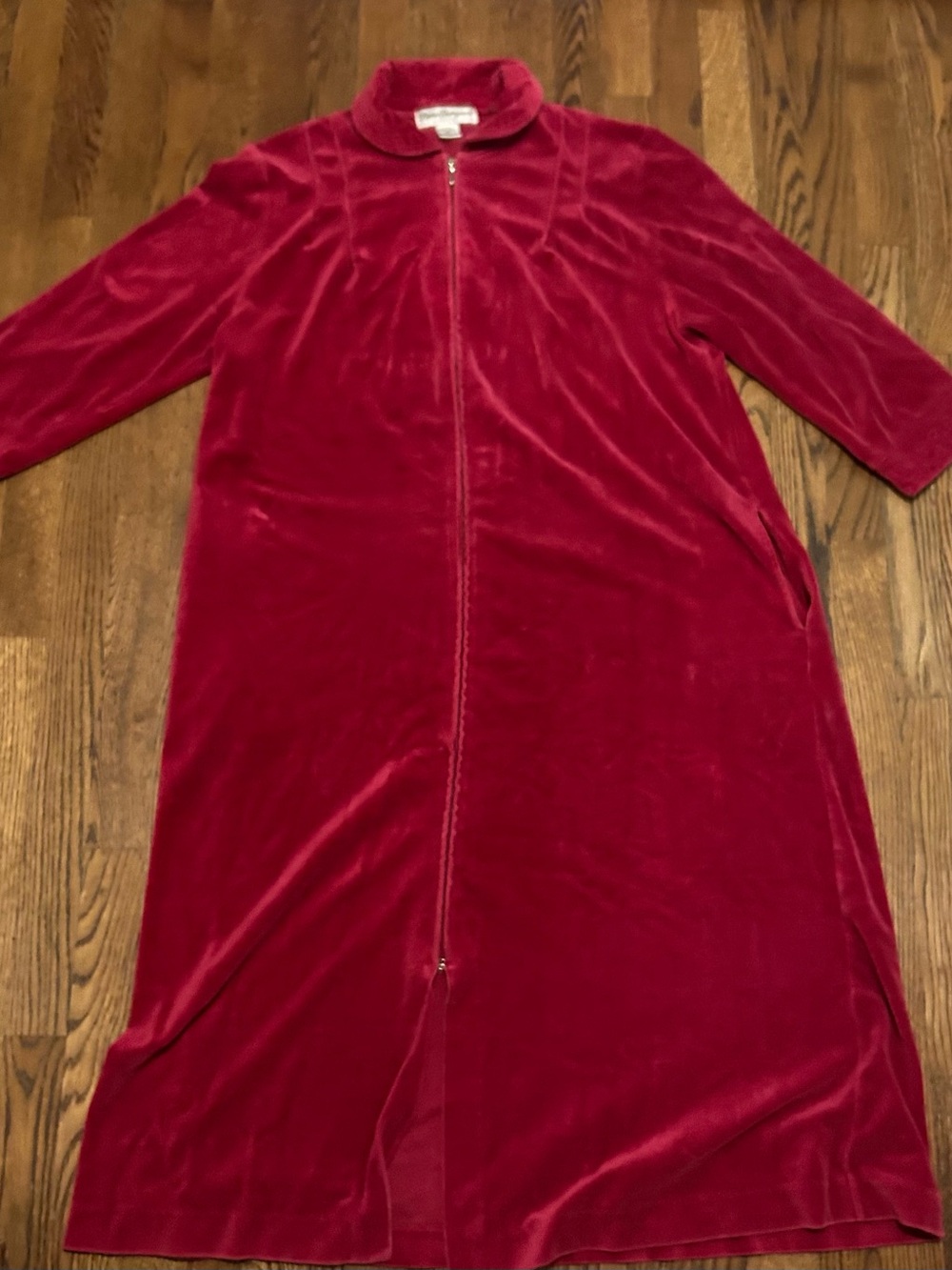 Norm Thompson Red Velvet Zip-Front Robe petite large